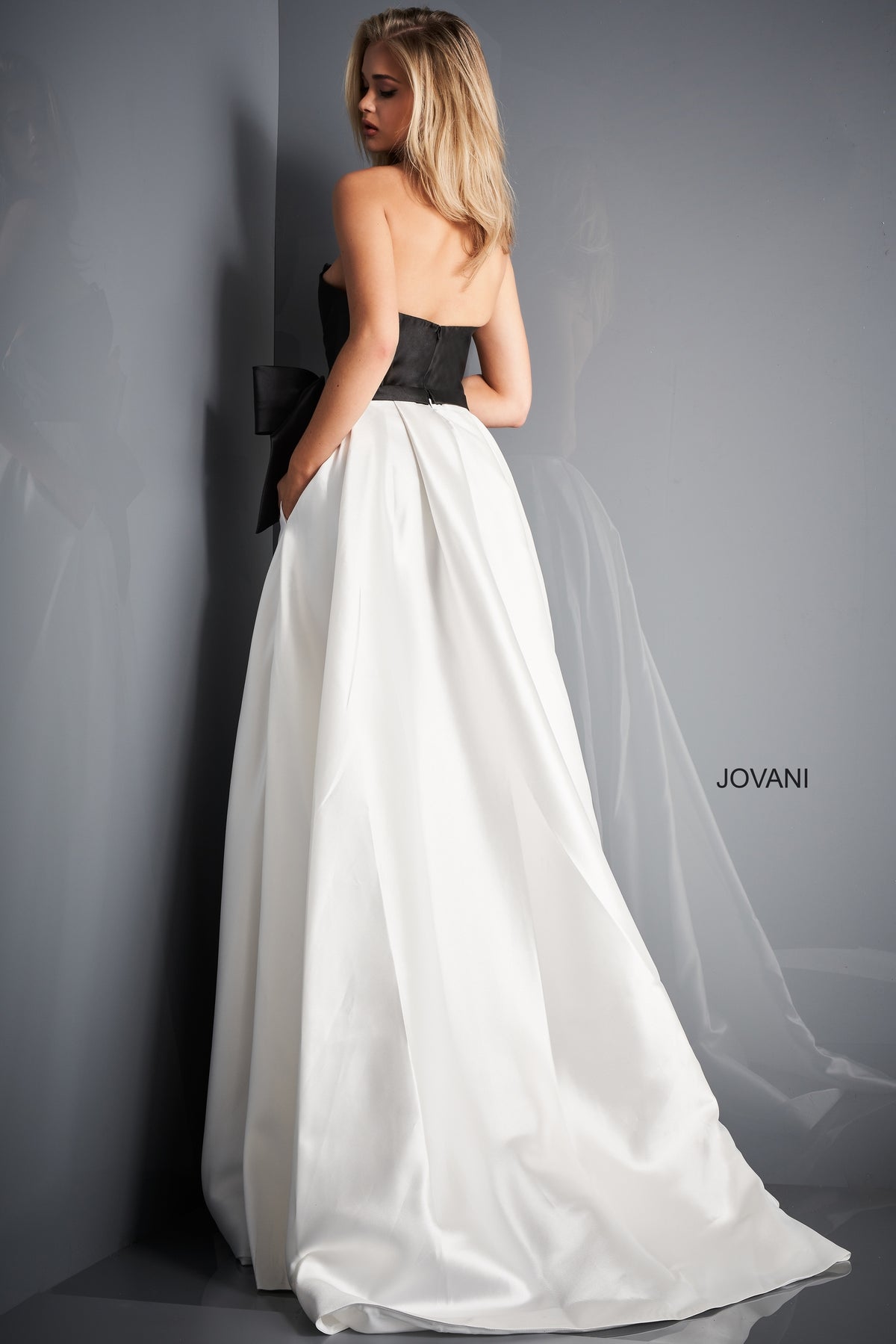 Jovani 03139